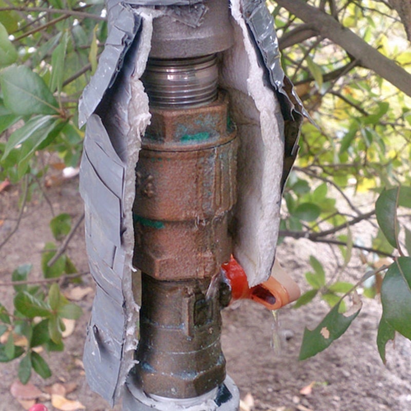 破損したセントラル浄水器のバルブ